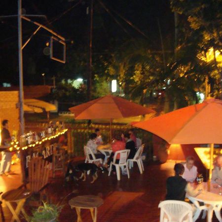 Hostel Residencial Uno Puerto Iguazú Exterior foto